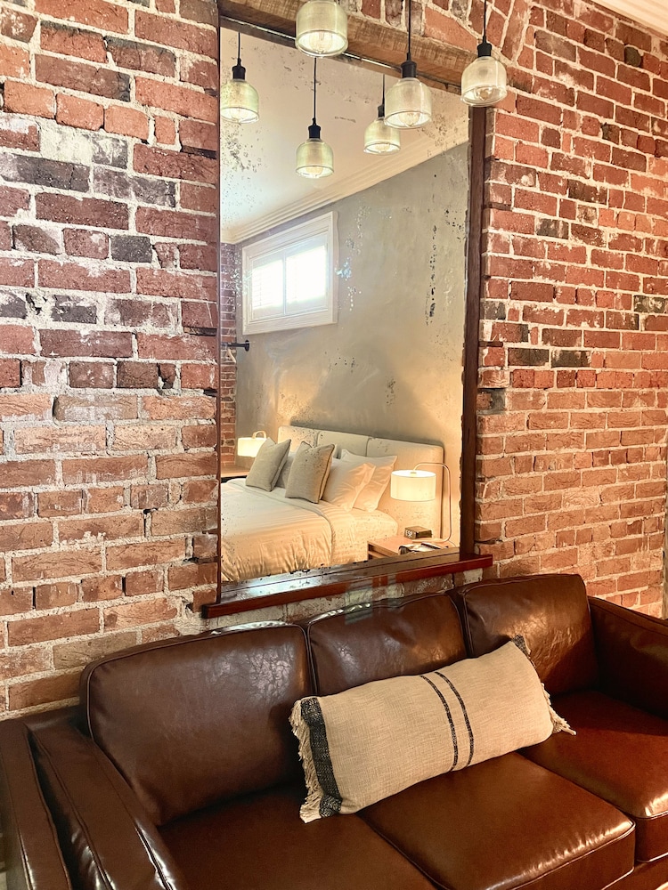 Executive Room, Fireplace photo 2