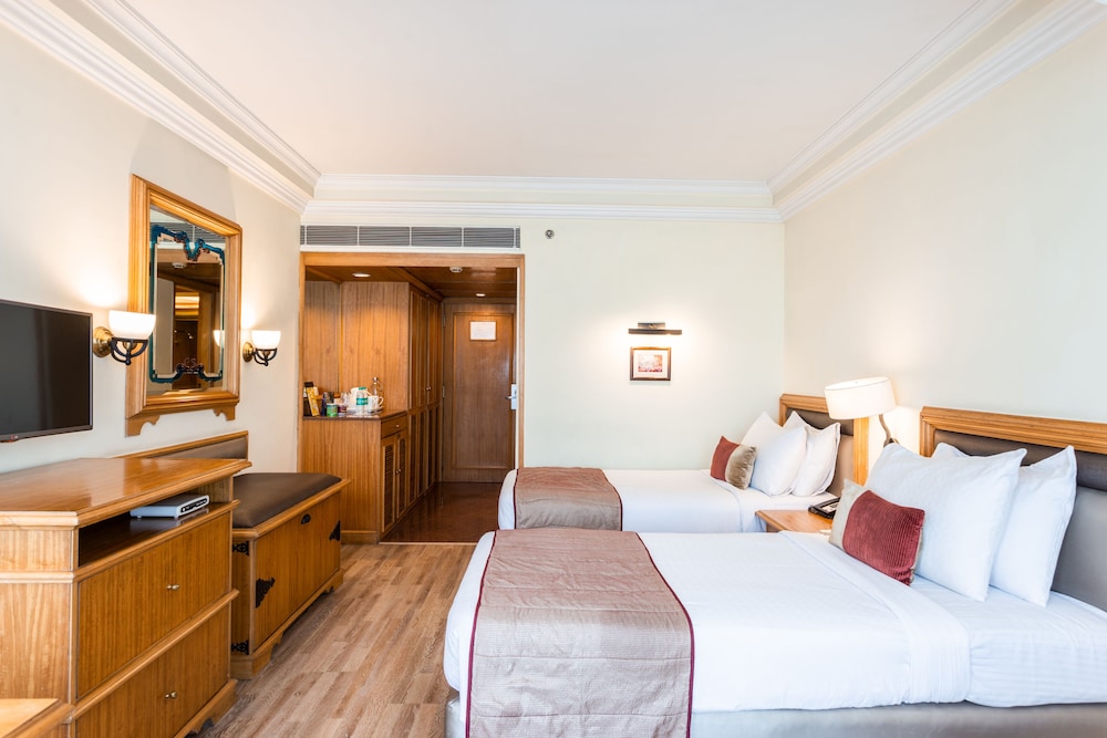 Deluxe Room, 2 Twin Beds, City View photo 3