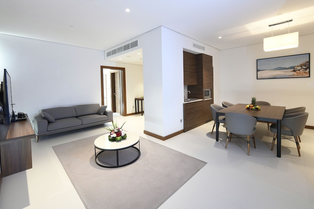 Suite, 1 King Bed (Panoramic) - Photo 6