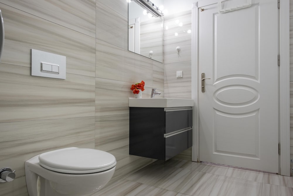 Myra - Duplex 3 Bed Apartment with Pool and 2 Showers