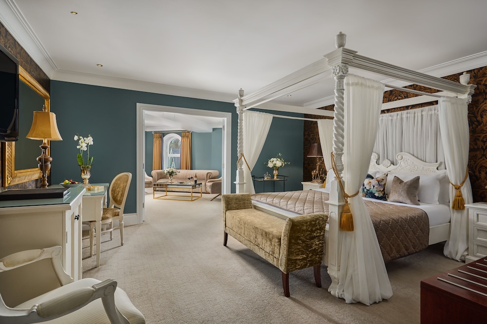 Junior Suite, 1 King Bed - Photo 1