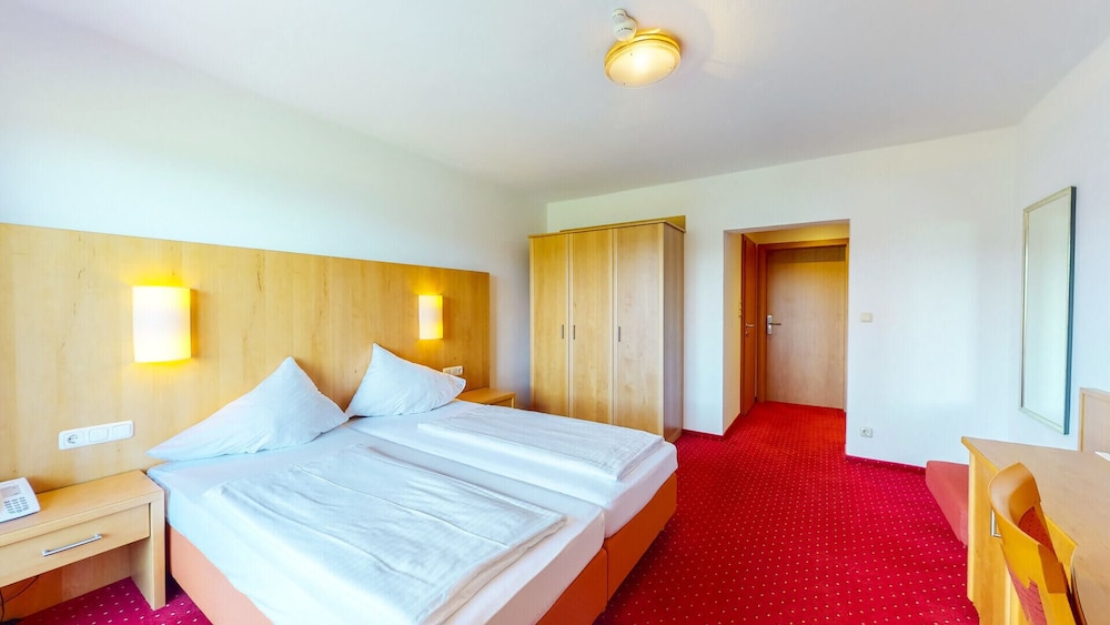 Comfort Double Room, Balcony, Golf View photo 2