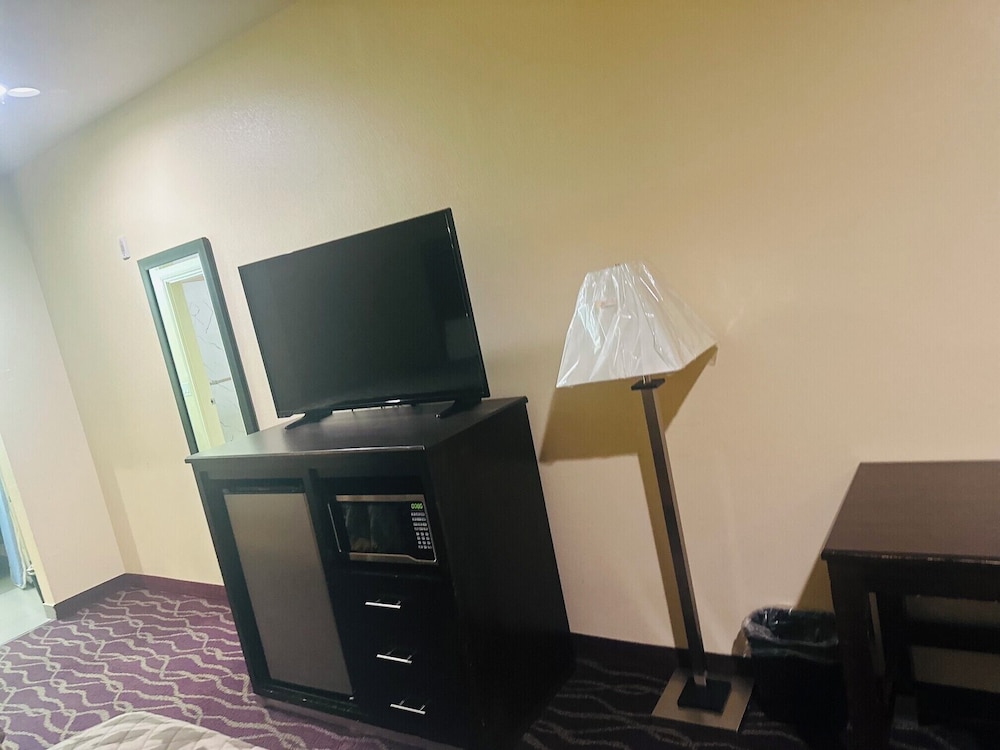 Suite, 2 Queen Beds photo 2