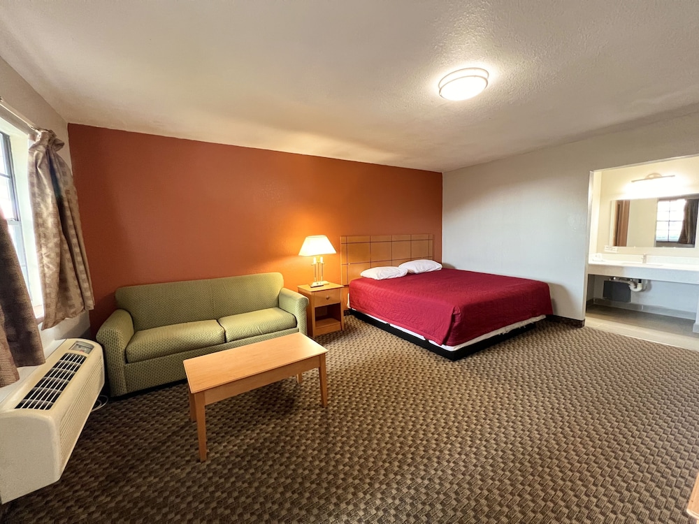 Standard Room, 1 Queen Bed photo 1