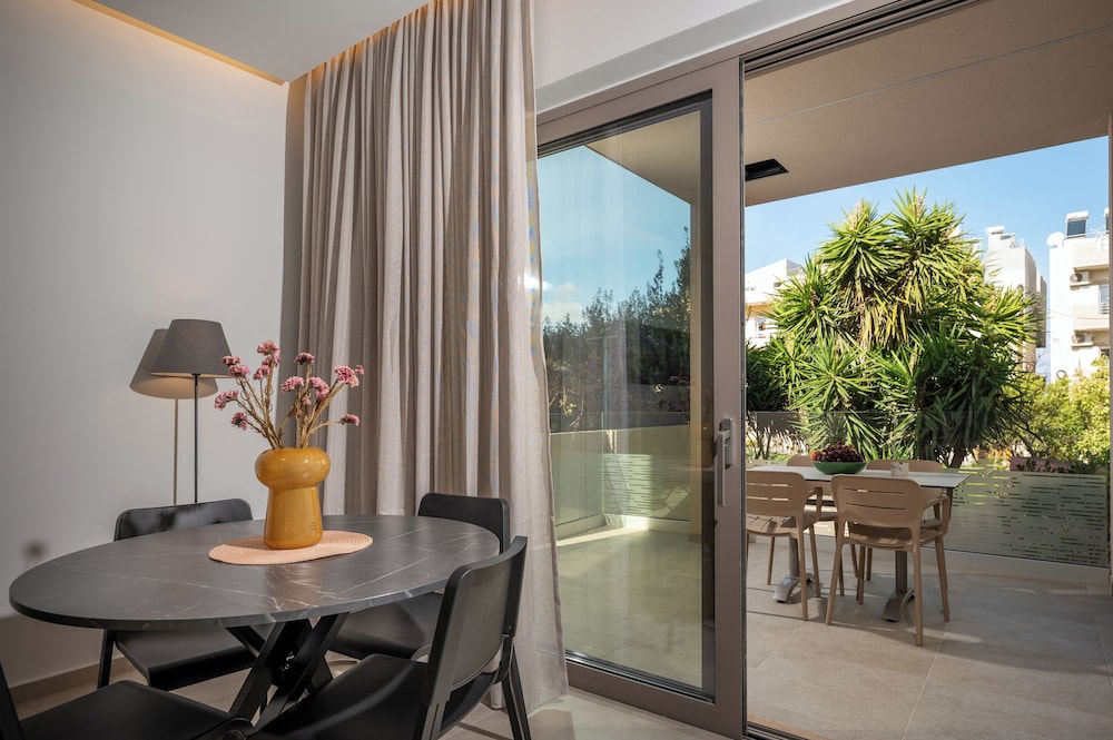 Luxury Apartment, Garden View, Ground Floor