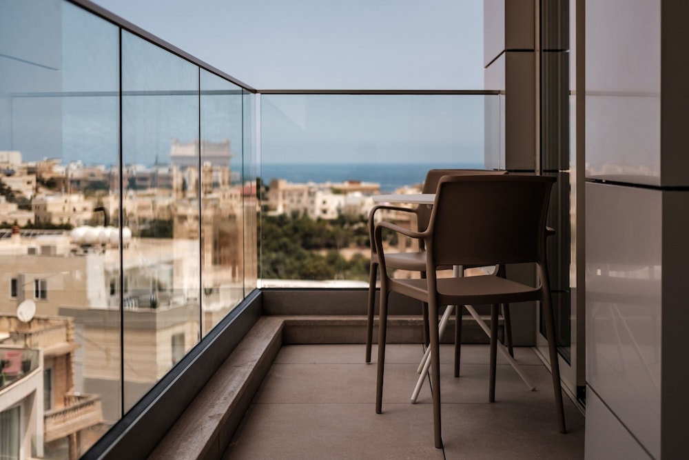 Suite, 1 Bedroom, Terrace, City View (Non-Smoking)