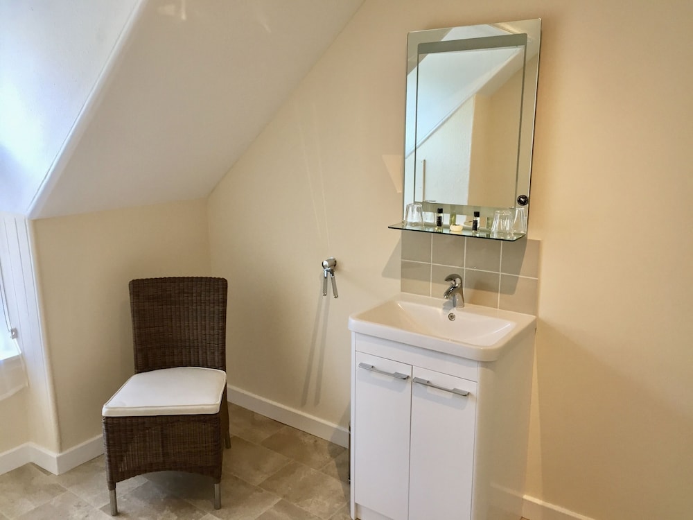 Double Room, Ensuite (or Triple) photo 2