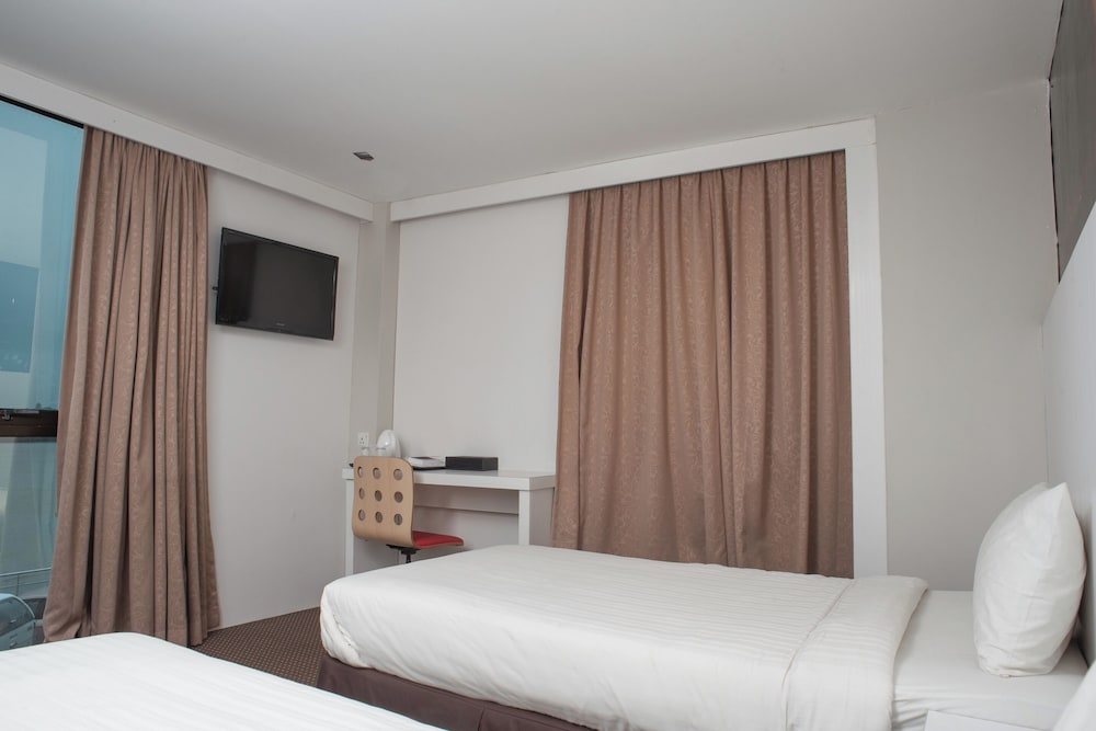 Deluxe Twin Room photo 3