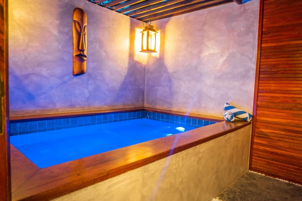 Luxury Room - Photo 11