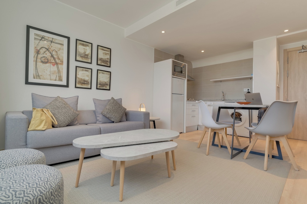 Family Suite, 2 Bedrooms - Photo 6
