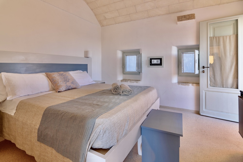 Deluxe Room - Photo 7
