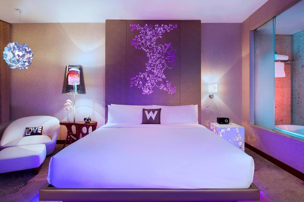 Fabulous Room, 1 Super King Bed, Balcony, Pool View photo 3