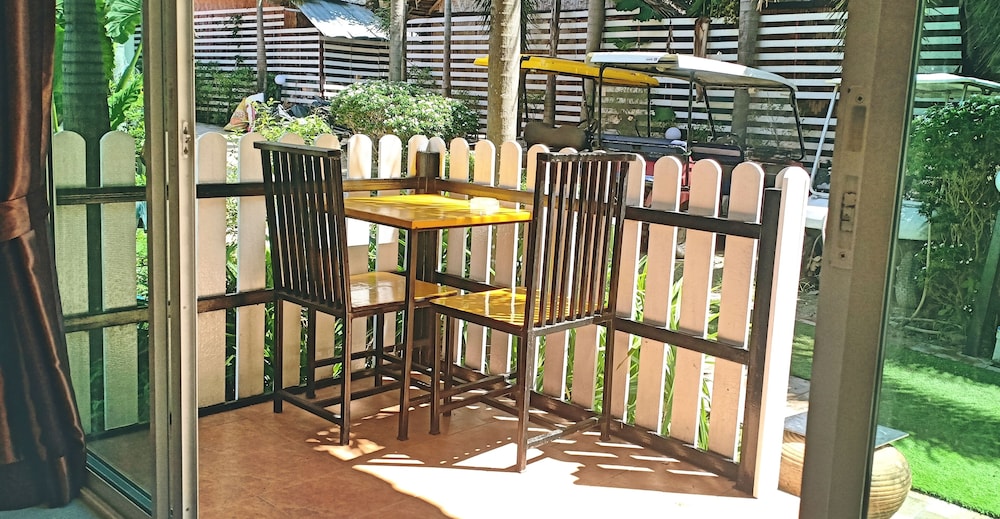 Villa photo 2
