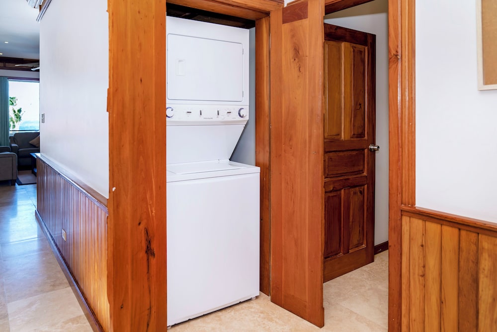 Premium Condo, 2 Bedrooms, Sea View, Poolside