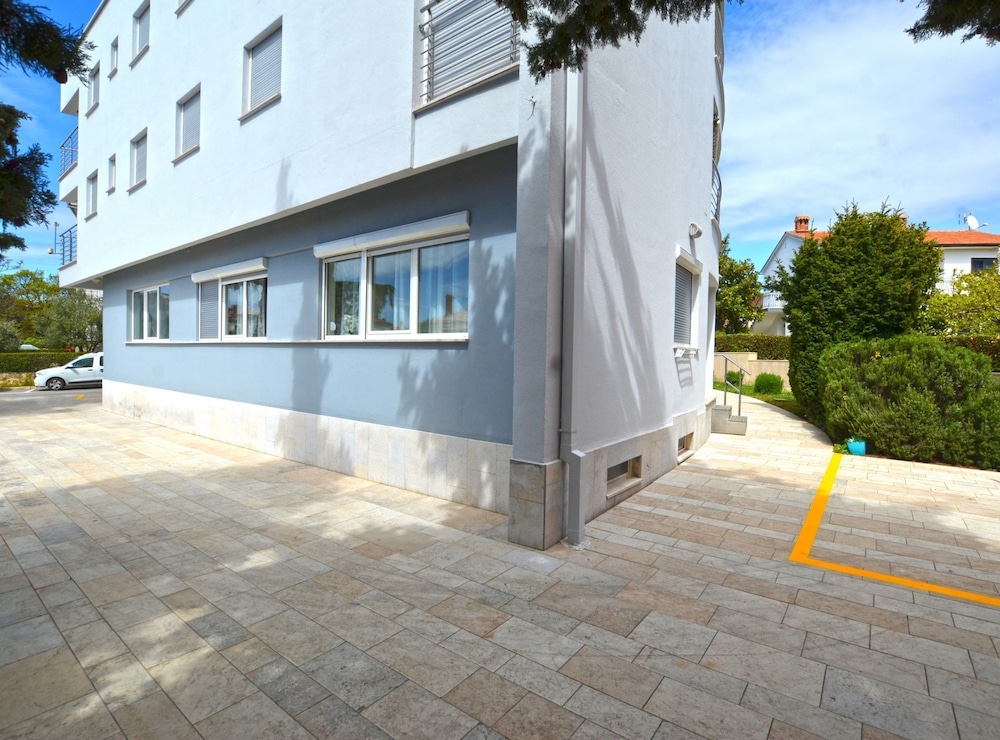 Apartment (One Bedroom Apartment)