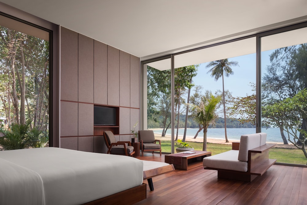 4 br beach pool villa