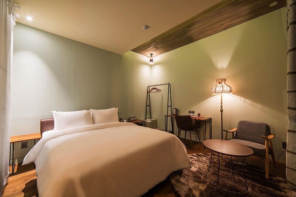 Standard Room (Bath Bomb Package) - Photo 1