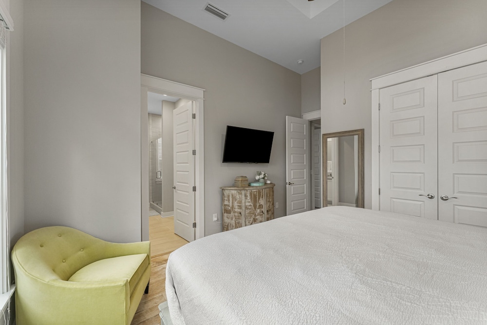 Townhome, 3 Bedrooms (Just One Life) photo 3