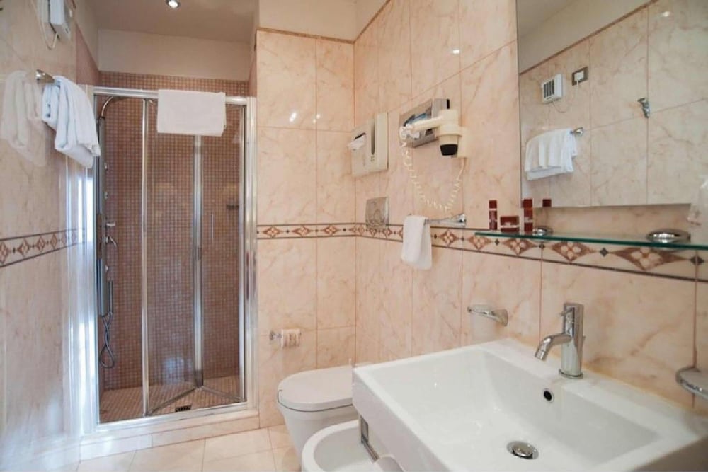 Superior Double Room - Photo 9