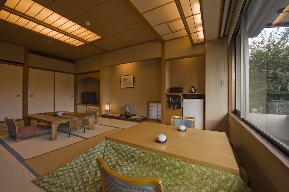 Japanese Style Room with a Hori-kotatsu & Mt. Fuji View (Annex Build) photo 2