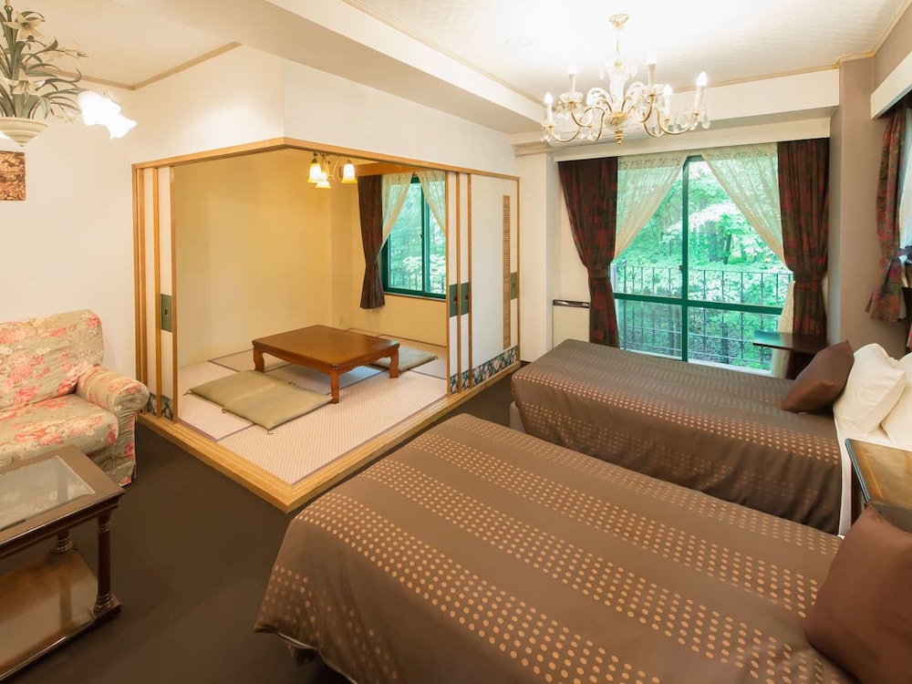 (Late Check Out: Noon) Japanese Western Room (Twin Bed And Futon), Smoking photo 2