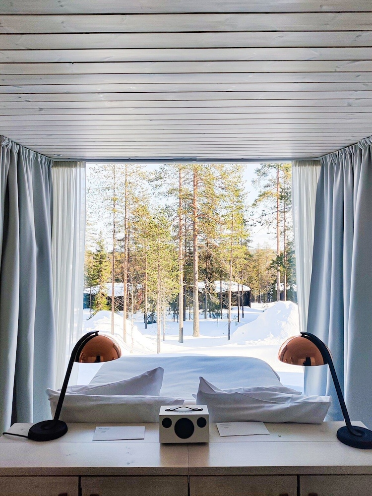 Arctic Treehouse Suite Double photo 3