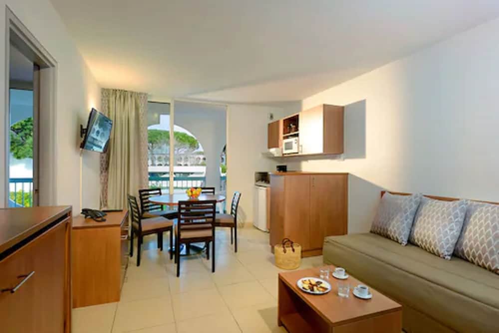 Family Apartment, 2 Bedrooms photo 1