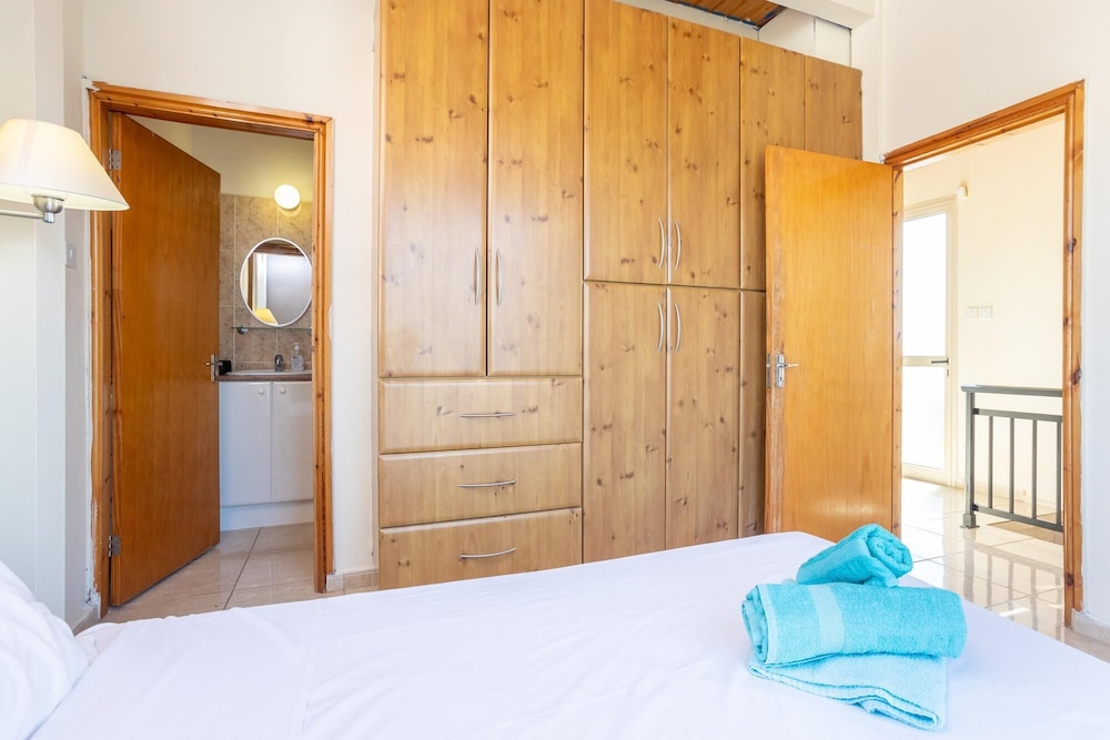 Villa photo 2