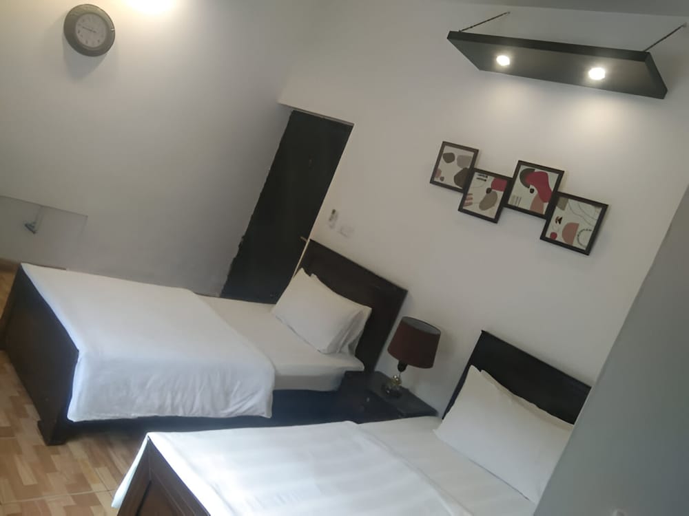 Twin Room - Photo 3