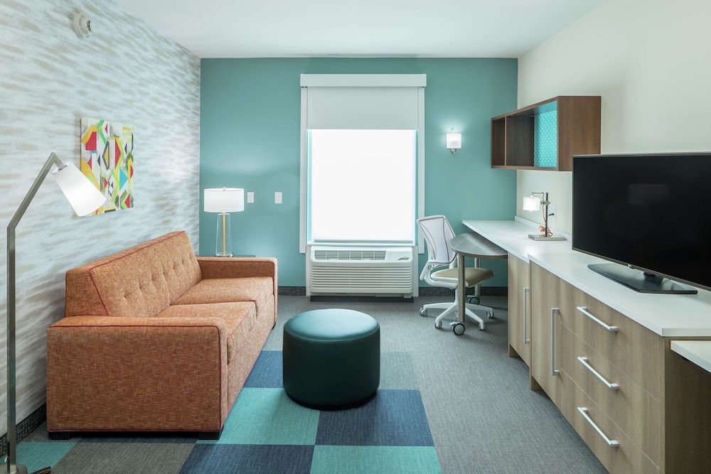 Suite, 1 King Bed, Accessible (Roll-In Shower) - Photo 2