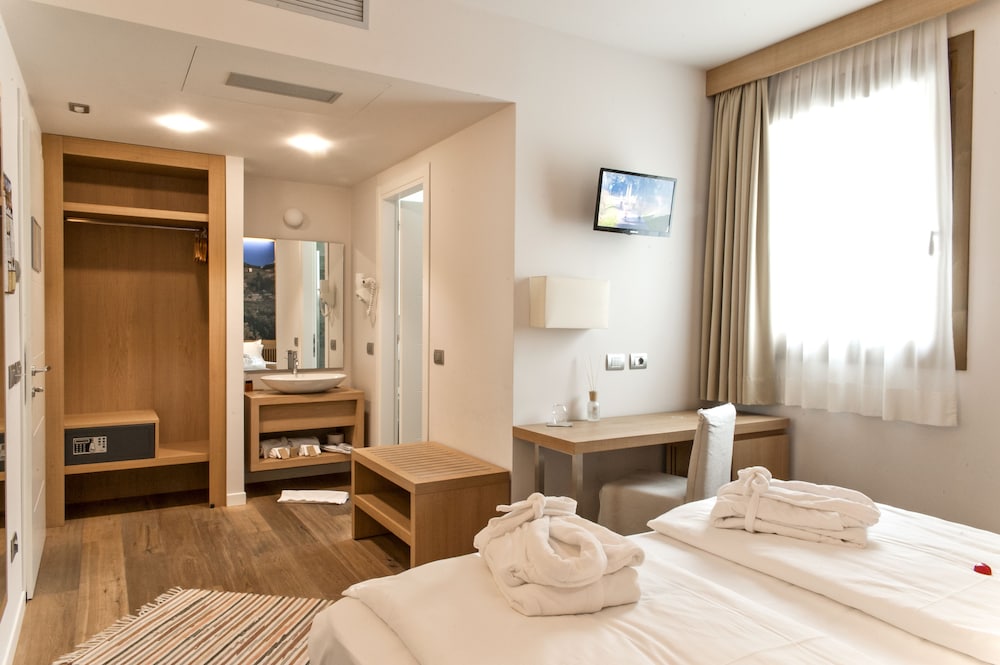 Sydney Harbour Studio Club Suite