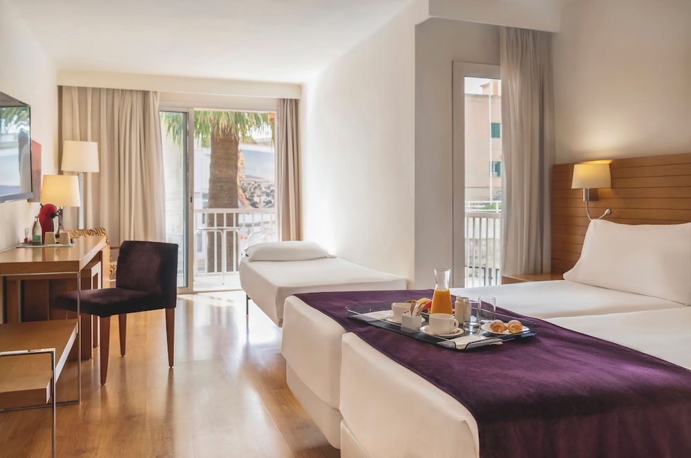 Comfort Room (Extra Bed 3 adults)