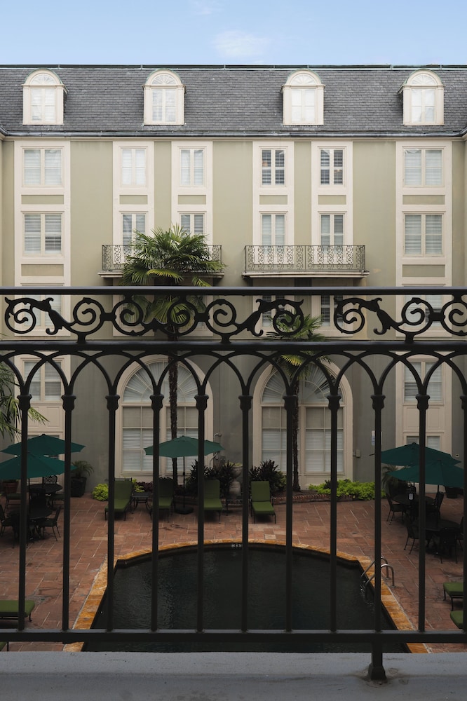 Standard Room, 1 King Bed (Petite King with Courtyard Balcony) - Photo 6