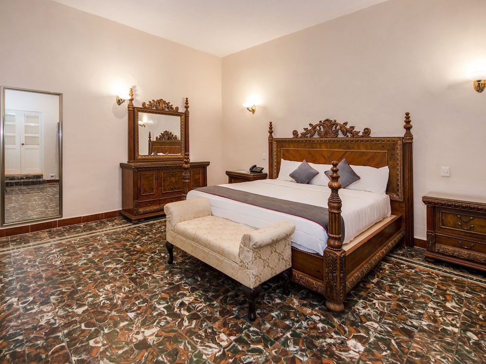 Deluxe Room, Jetted Tub (2 doubles bed) - Photo 4