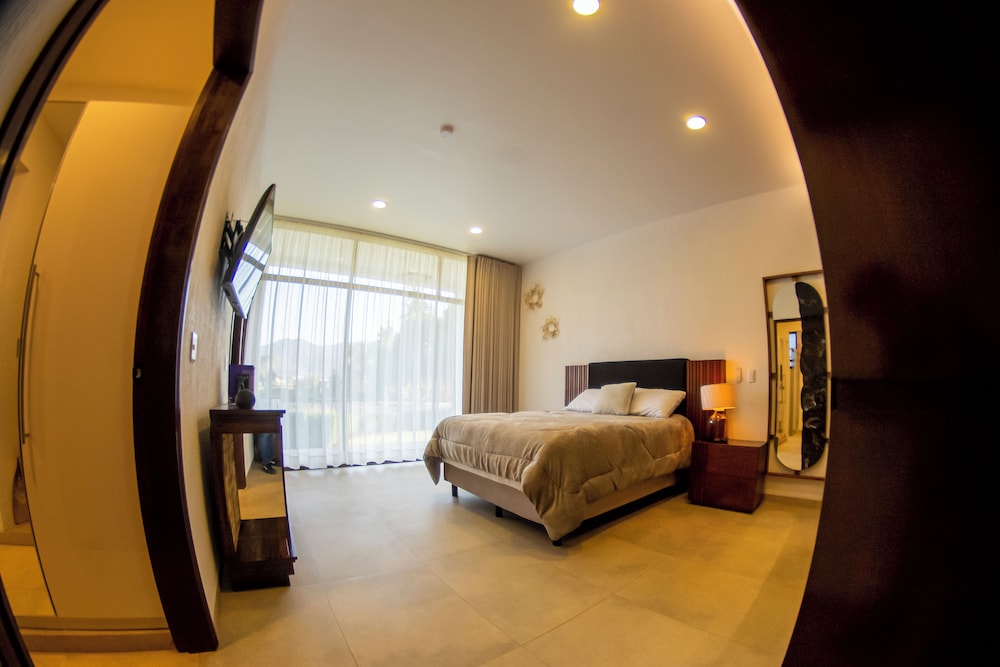 Comfort Room, Garden View, Ground Floor photo 1