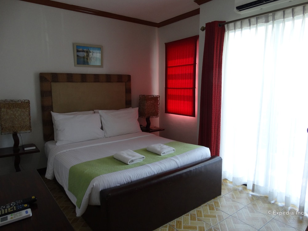 Suite, 1 Queen Bed photo 2