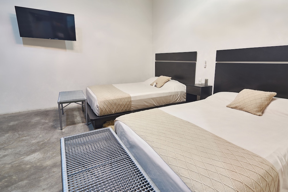 Standard Quadruple Room, 2 Double Beds photo 2