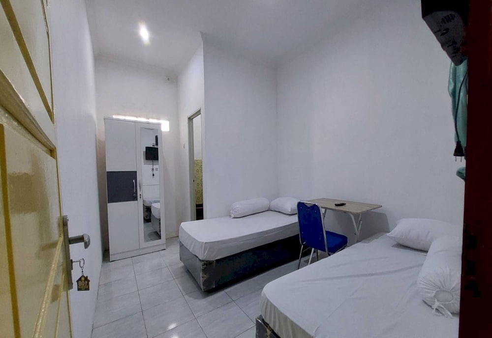 Standard Twin Room photo 2