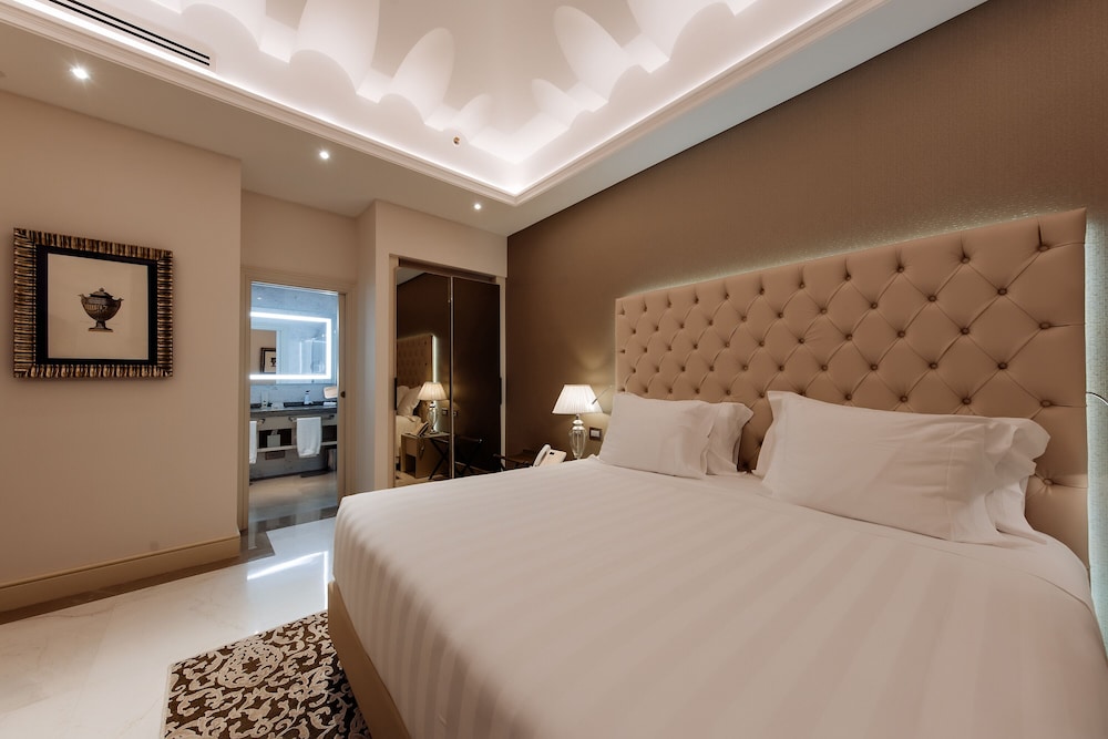 Suite (Costantino)