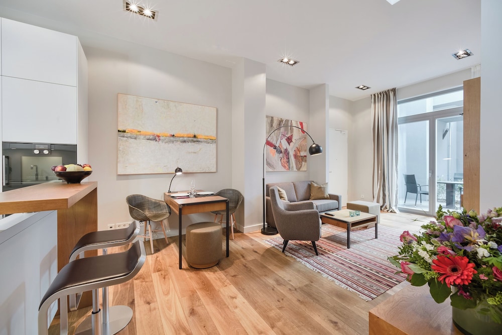2-Room Apartment Garden Glow 58 m² photo 3