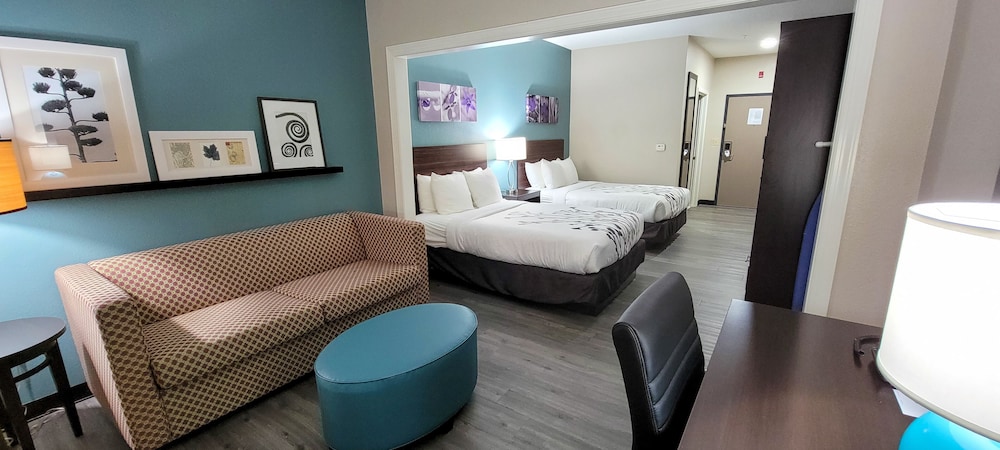 Suite, Multiple Beds, Non Smoking - Photo 7