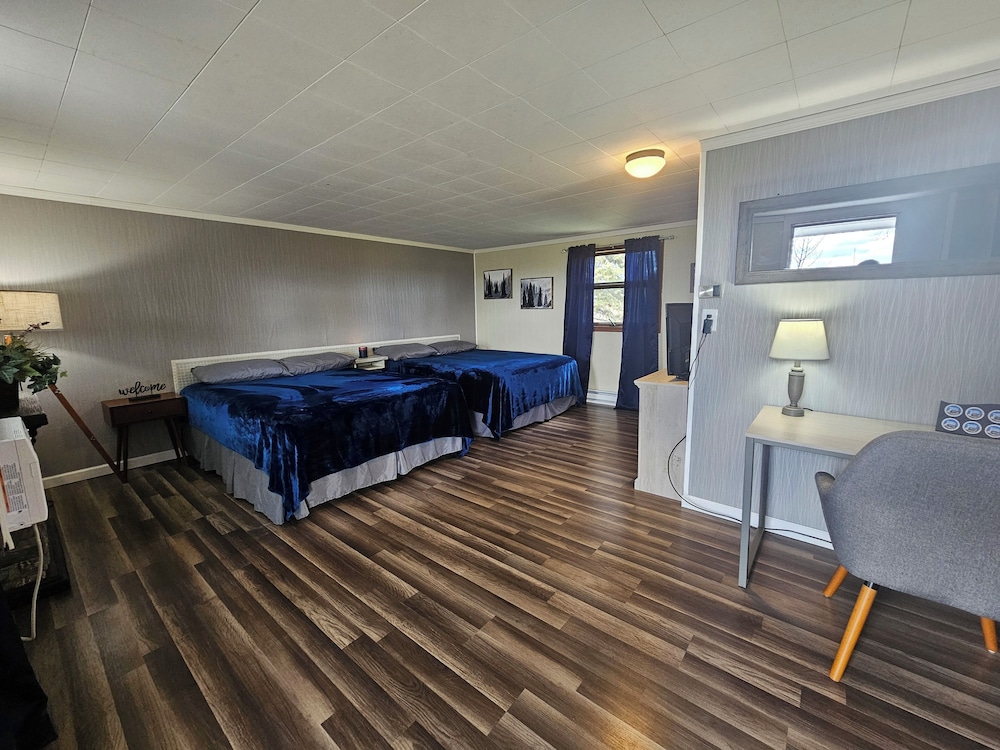 Deluxe Double Room, 2 Queen Beds photo 2