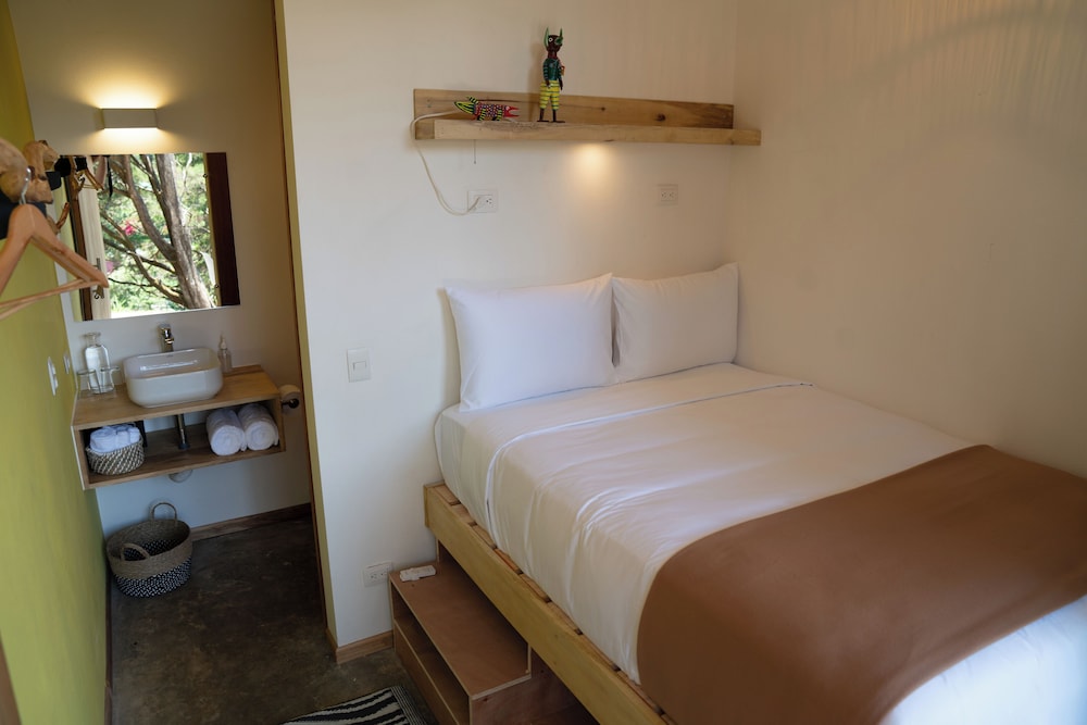Economy Room, Patio, Garden View