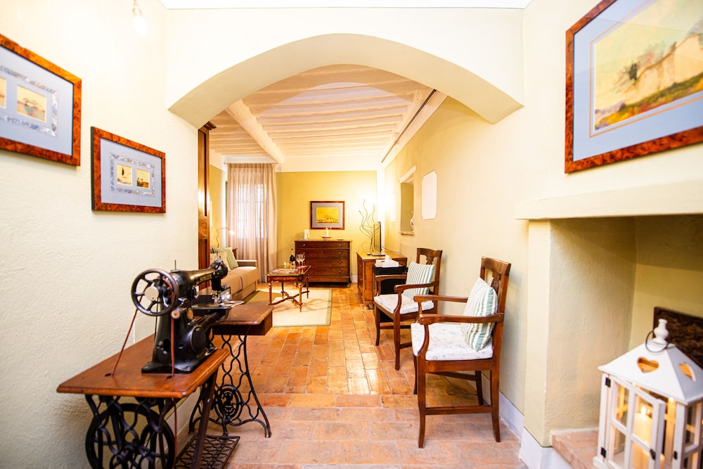 Quadruple Room - Photo 1