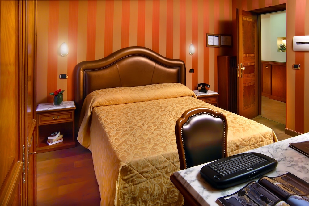 Economy Double Room photo 2
