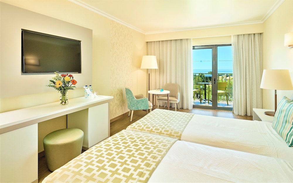 Deluxe Twin Room, Sea View - Photo 3