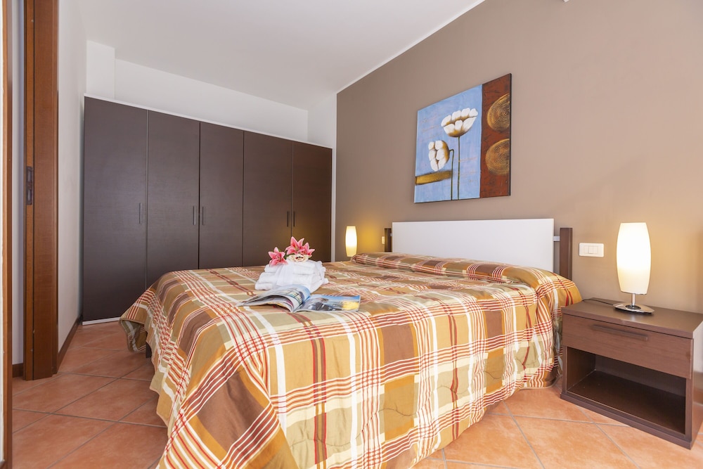家庭公寓,1卧室 (Fontana Del Lago Apt. 12)