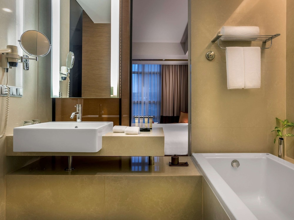 Superior Room, 1 King Bed