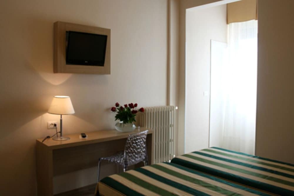 Standard Triple Room - Photo 4