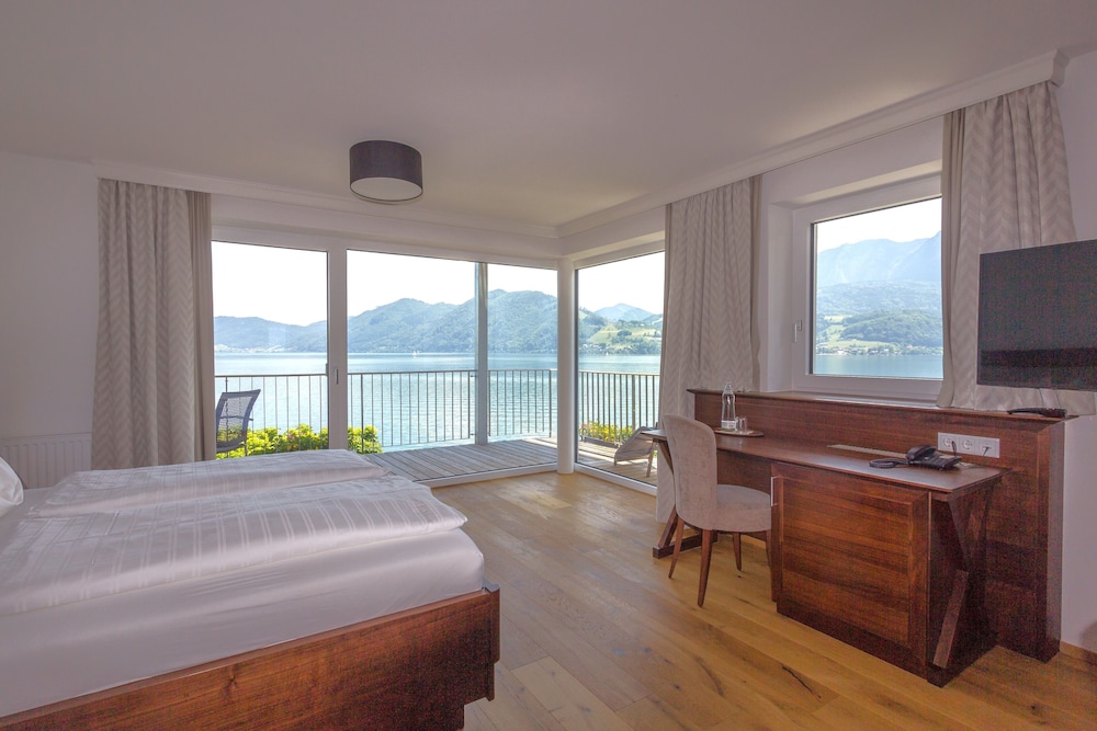 Panoramic Studio, Lake View, Lakeside